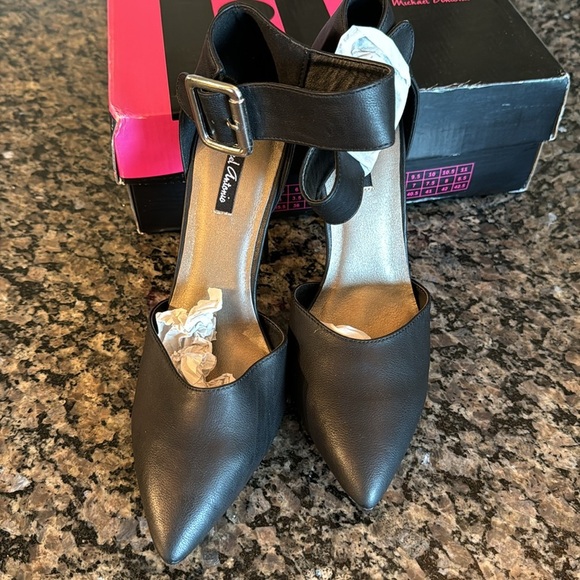 Michael Antonio Lillie’s black strap heel NIB 8.5 - Picture 8 of 11
